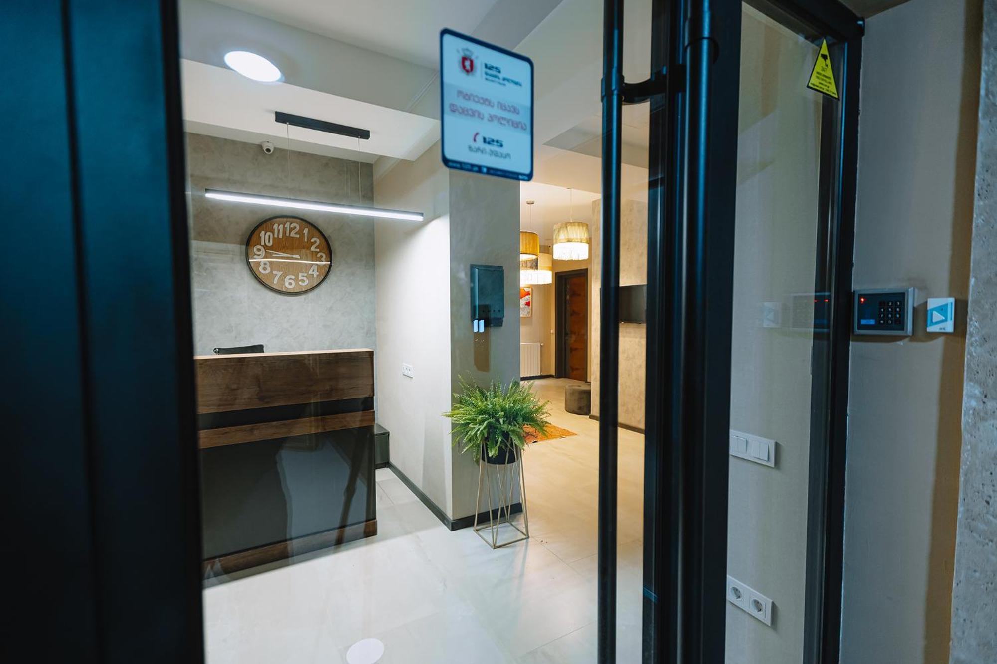 Hotel Sky Station Tbiliszi Kültér fotó