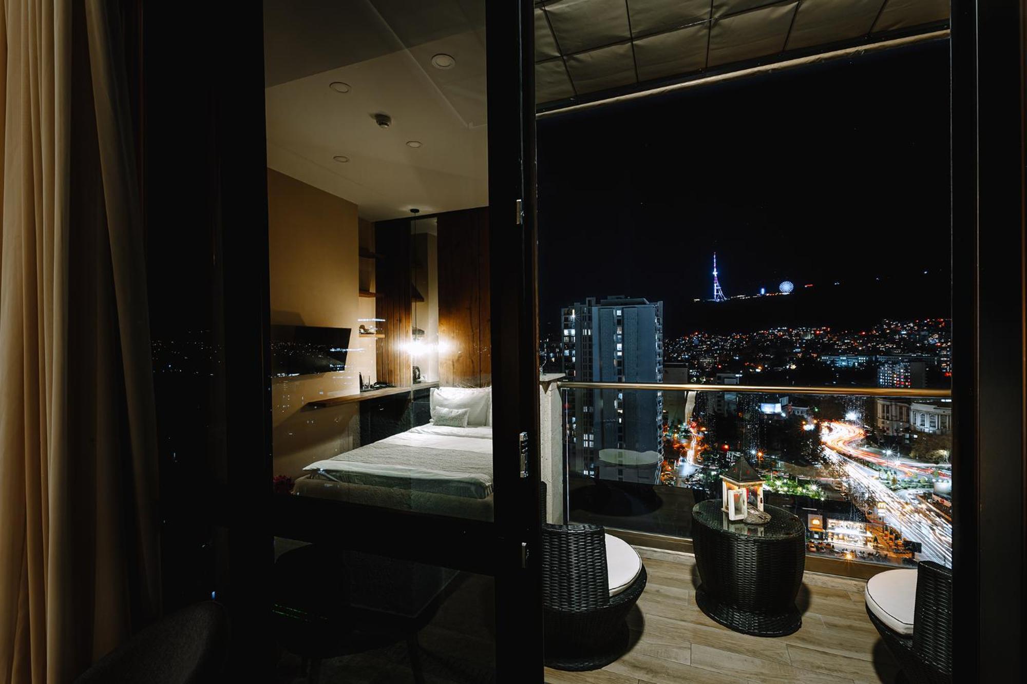 Hotel Sky Station Tbiliszi Kültér fotó