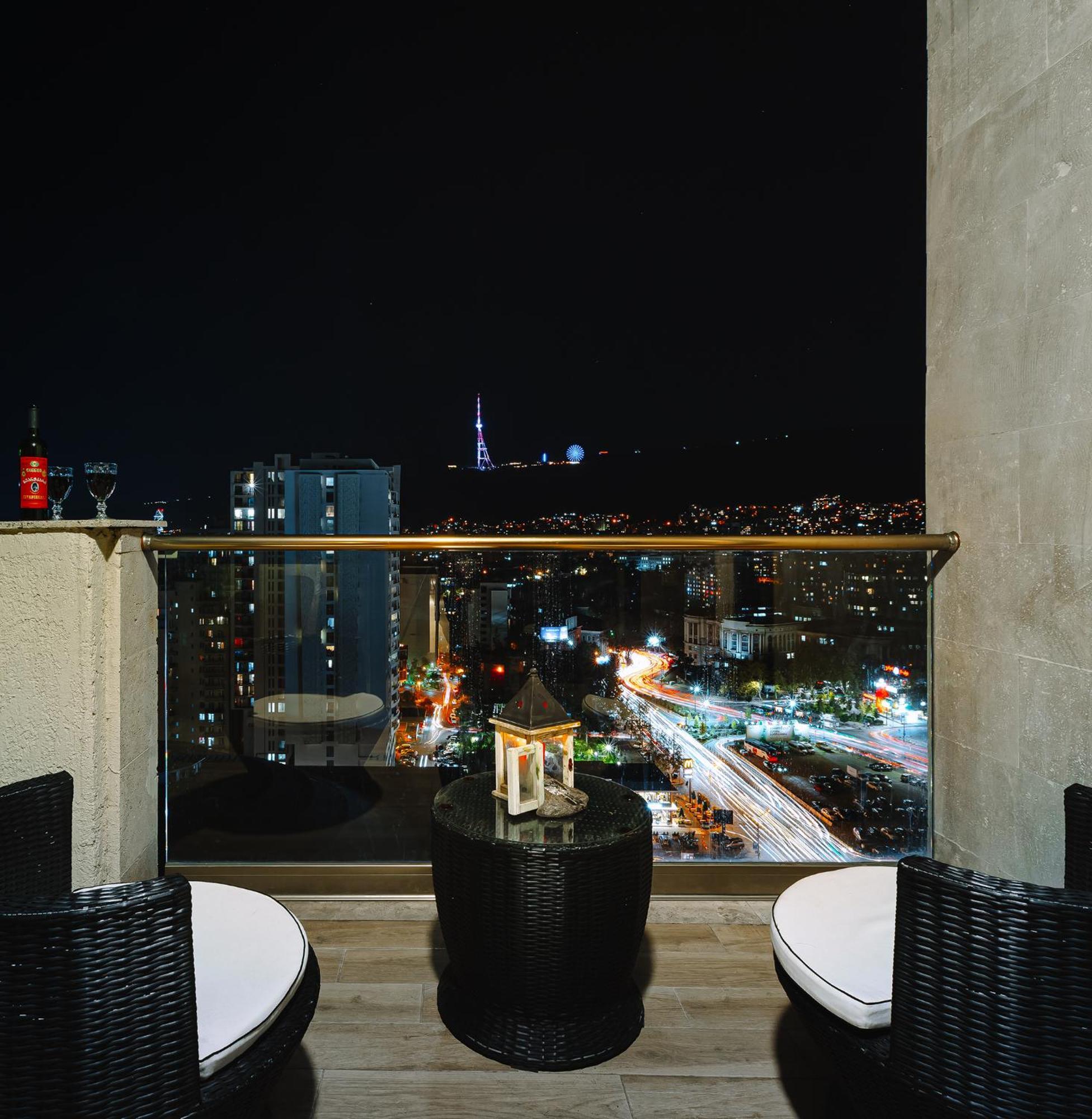 Hotel Sky Station Tbiliszi Kültér fotó