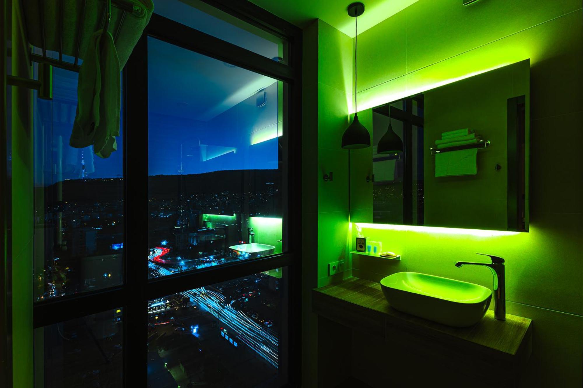 Hotel Sky Station Tbiliszi Kültér fotó