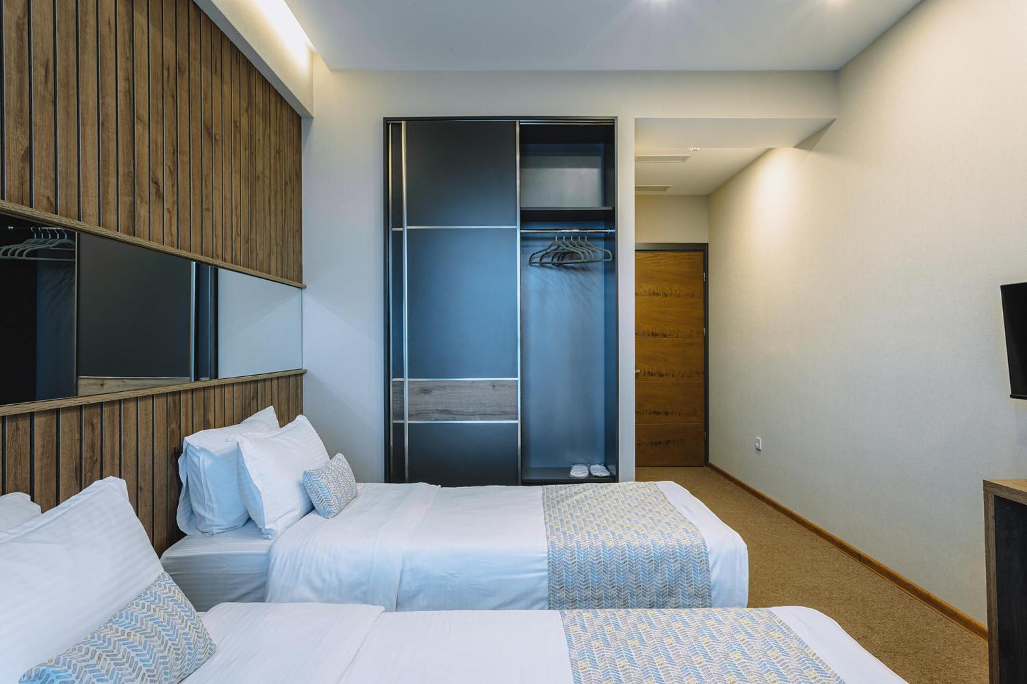 Hotel Sky Station Tbiliszi Kültér fotó