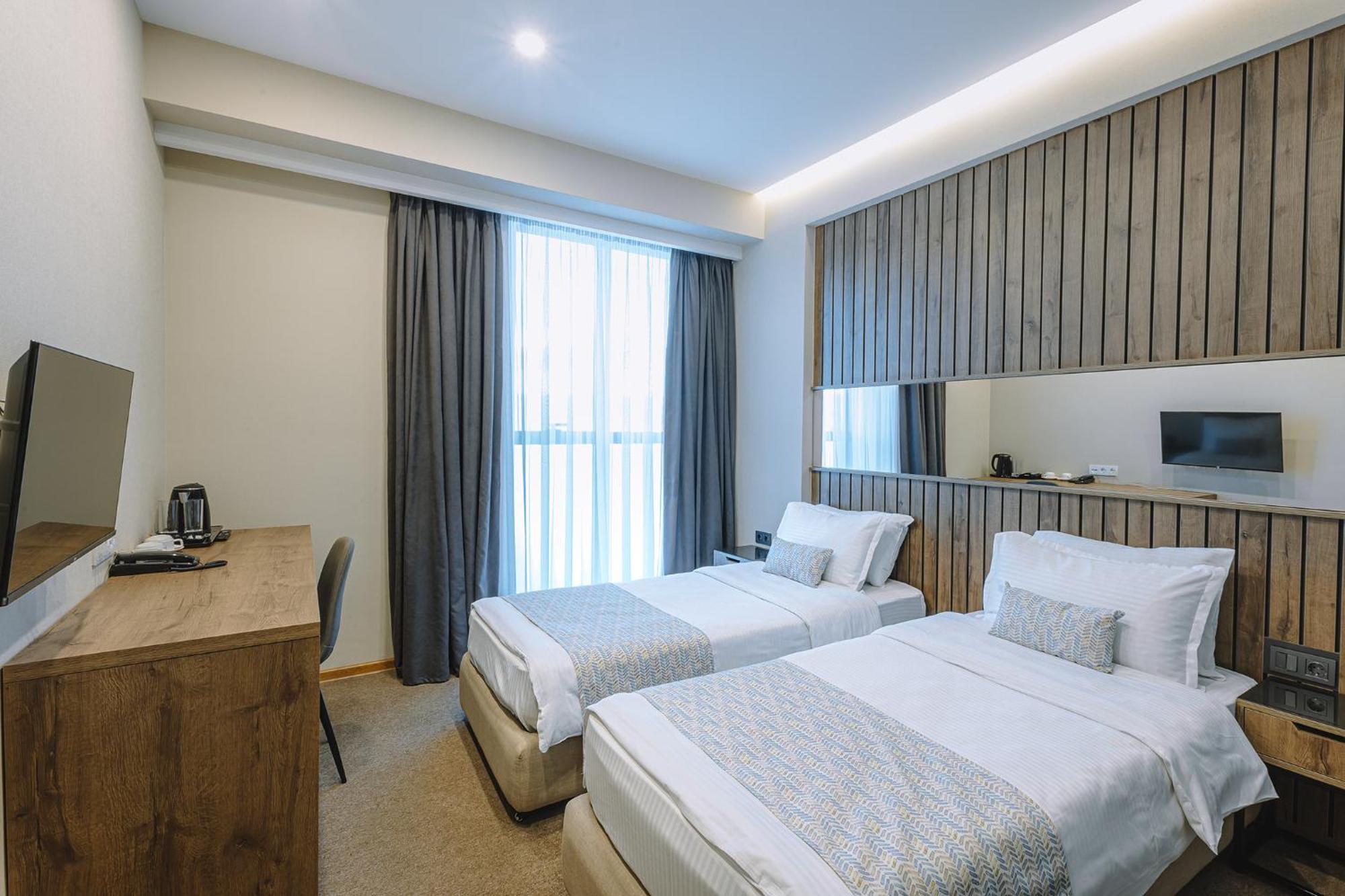 Hotel Sky Station Tbiliszi Kültér fotó