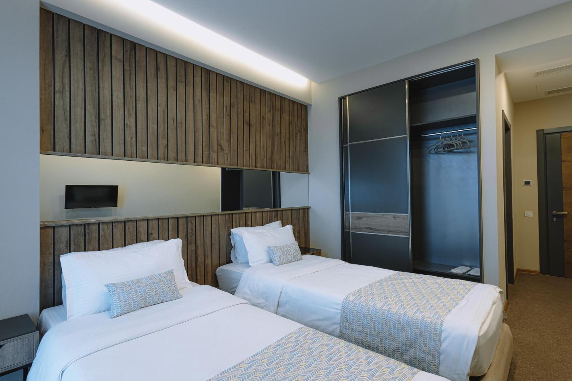 Hotel Sky Station Tbiliszi Kültér fotó