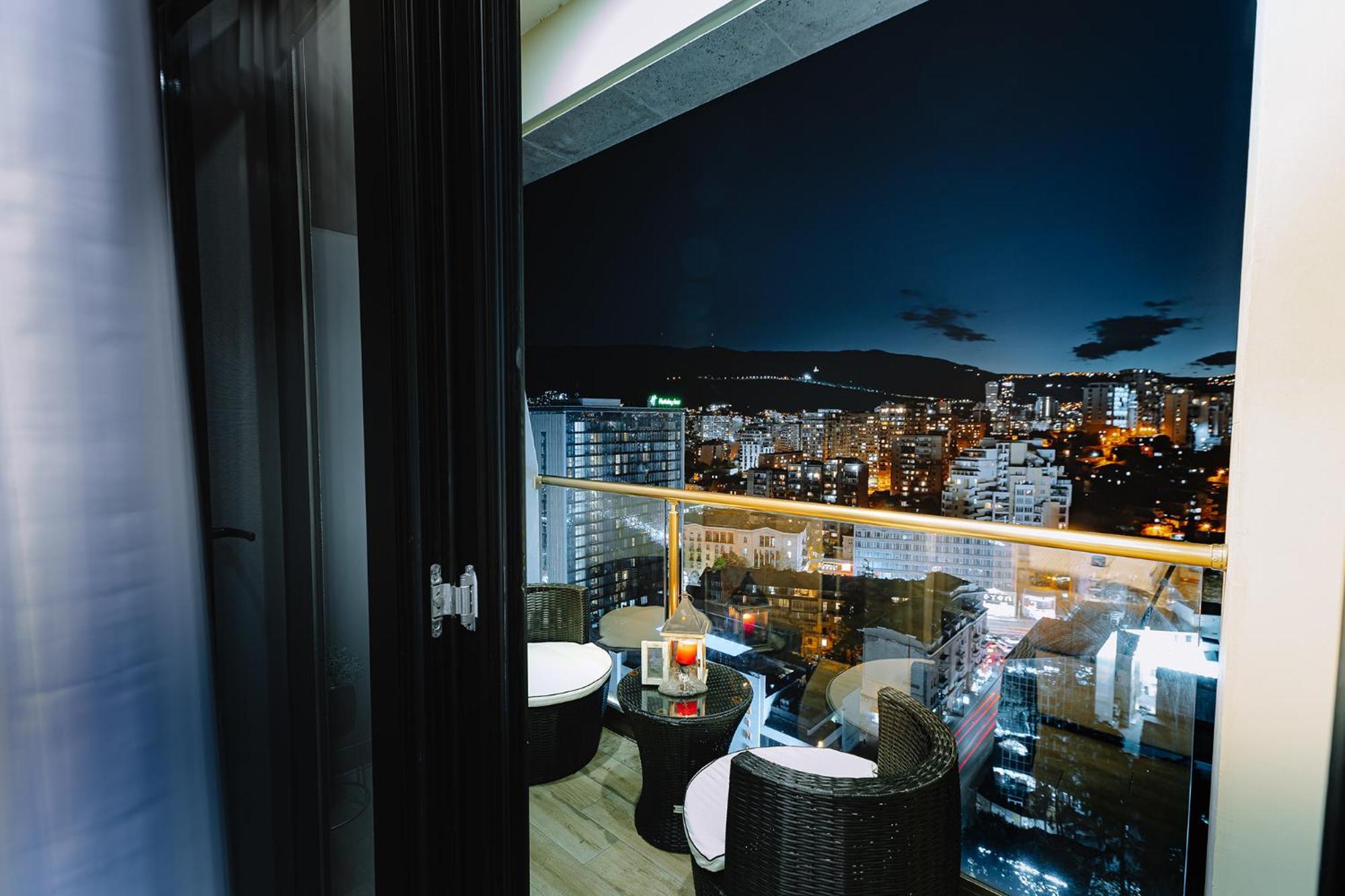 Hotel Sky Station Tbiliszi Kültér fotó