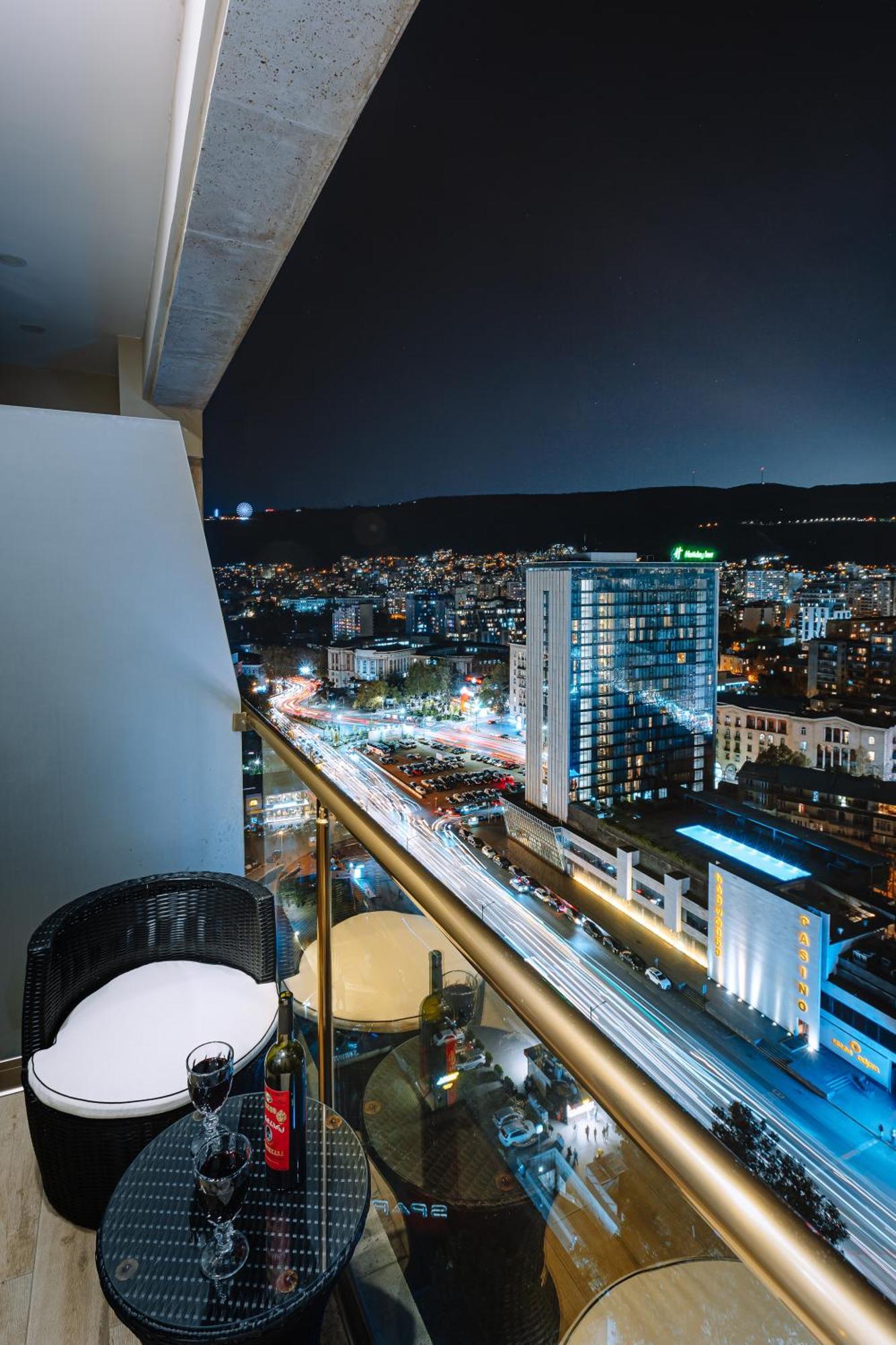 Hotel Sky Station Tbiliszi Kültér fotó