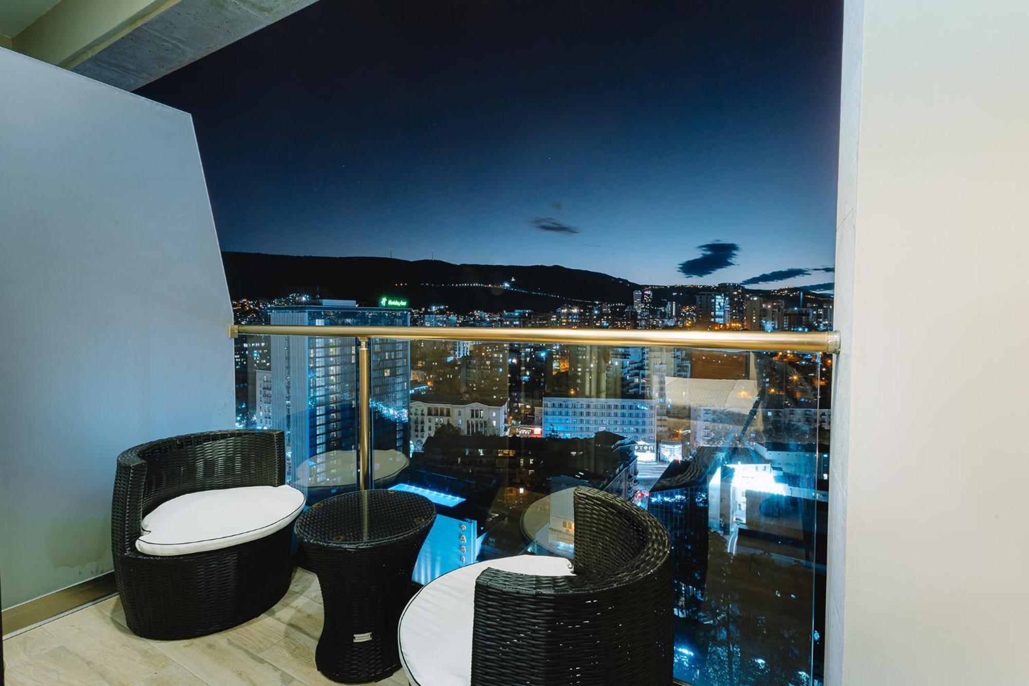 Hotel Sky Station Tbiliszi Kültér fotó