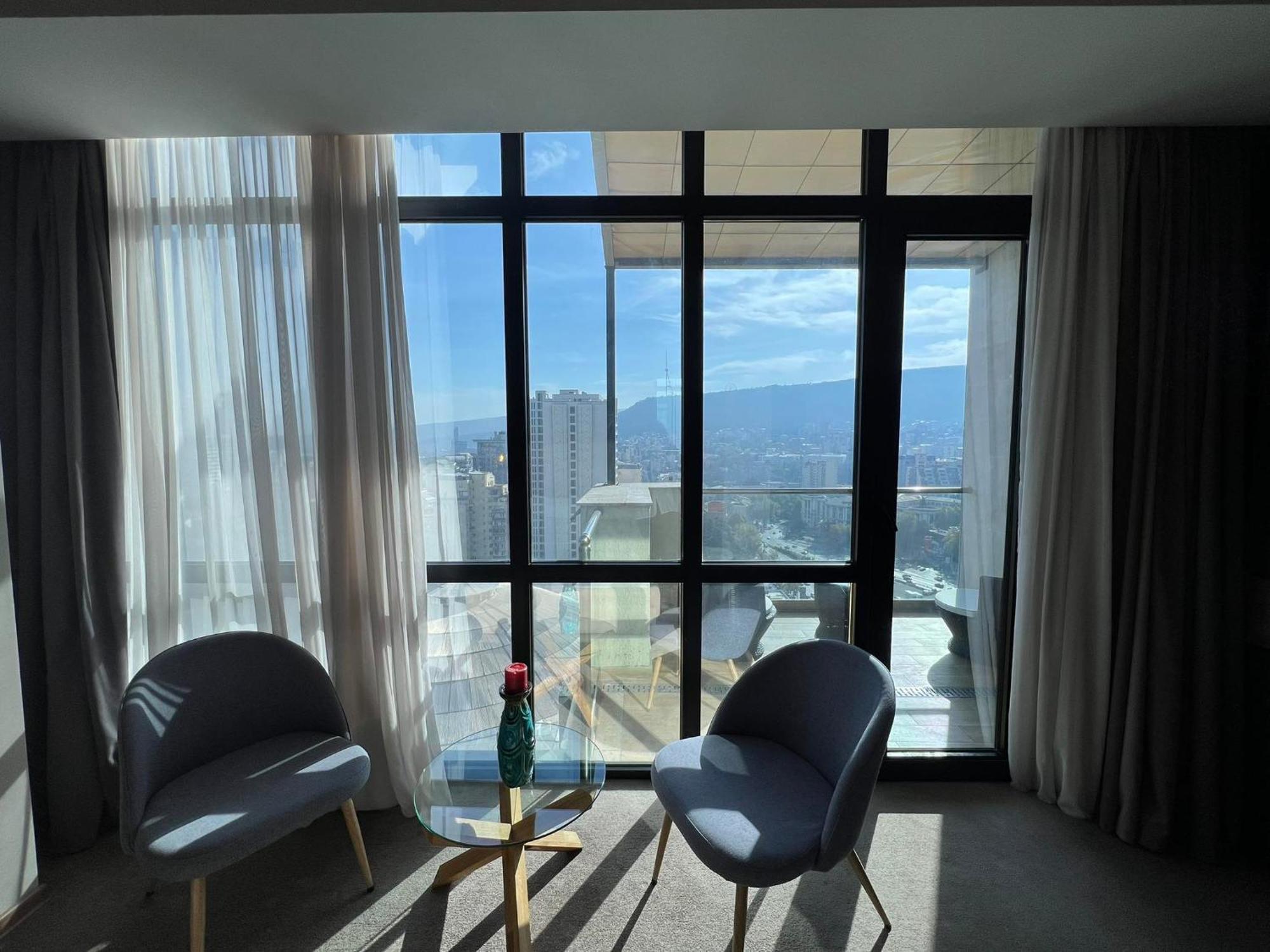 Hotel Sky Station Tbiliszi Kültér fotó