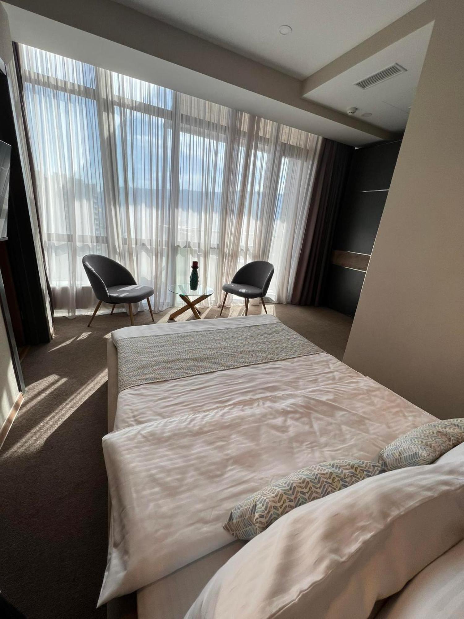 Hotel Sky Station Tbiliszi Kültér fotó